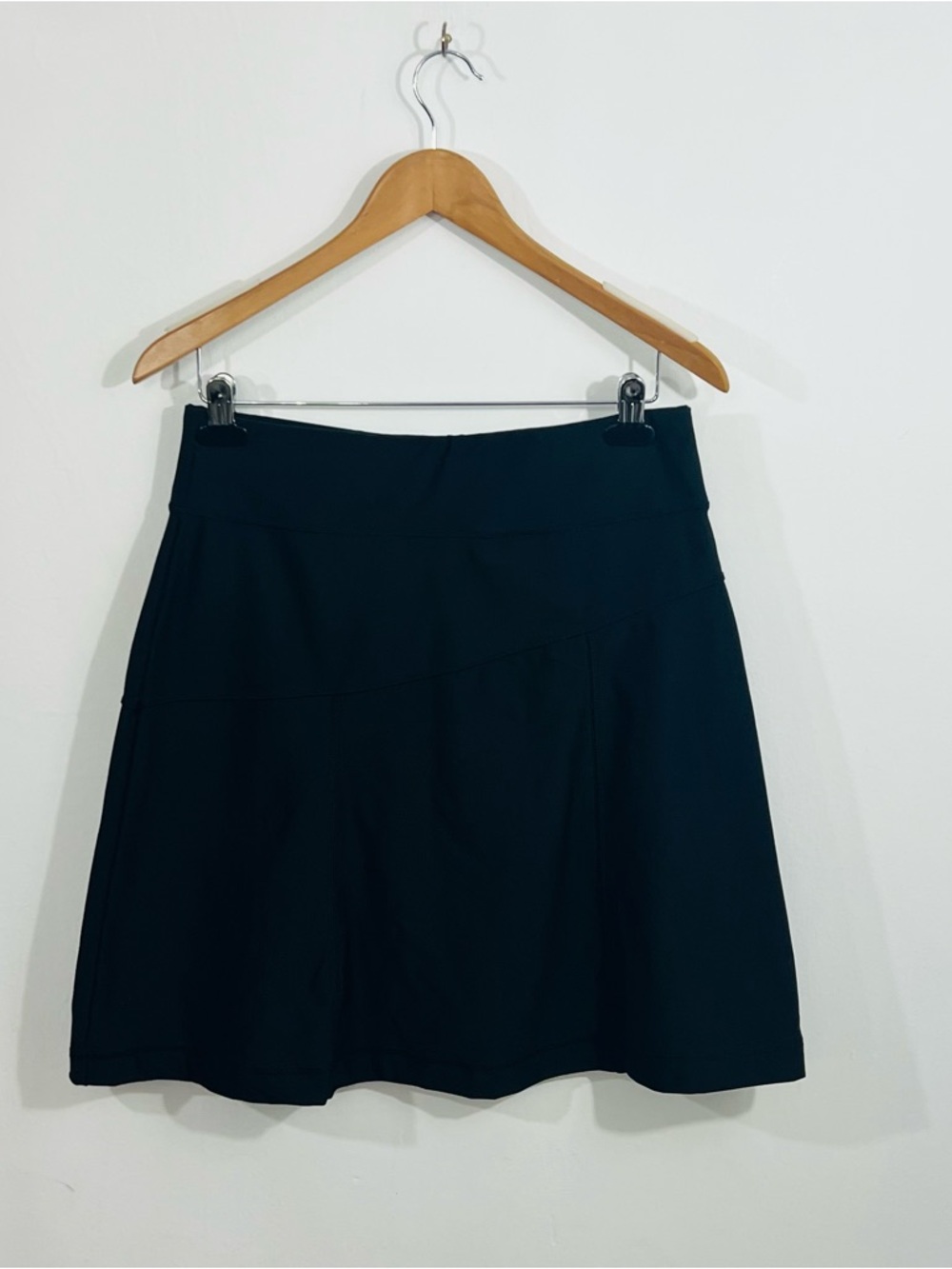 L.L. Bean Misses ItemID 291290 Black A Line Athleisure Athletic Knee Length